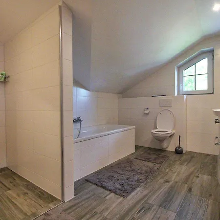 Winkler Apartment *